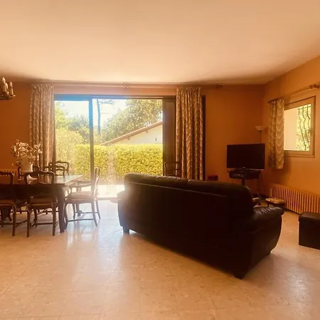 Rare Pearl With Garden Near Arcachon